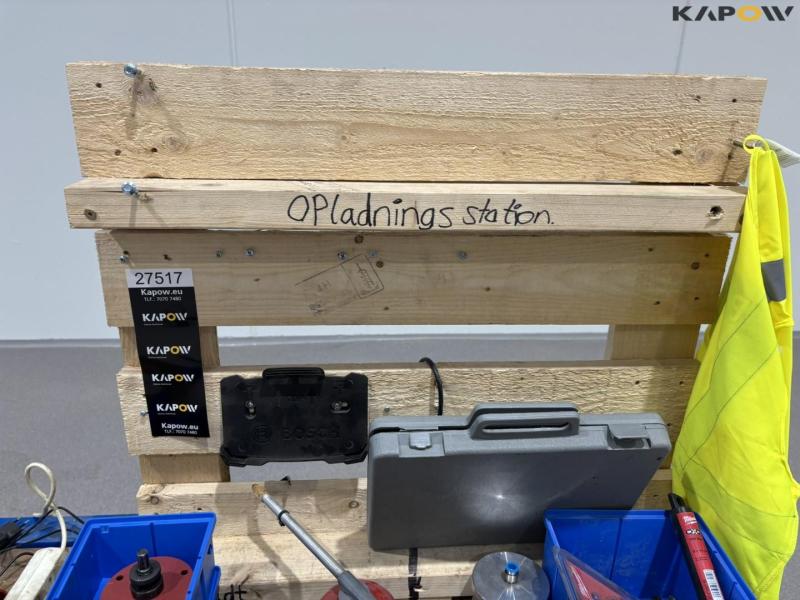 Værkstøjs rullebord med indhold  30