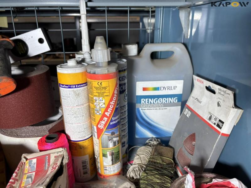 Værktøj og skruer 16