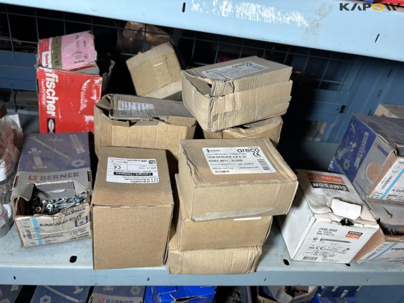 Værktøj og skruer 23