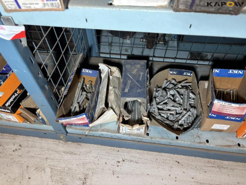 Værktøj og skruer 29