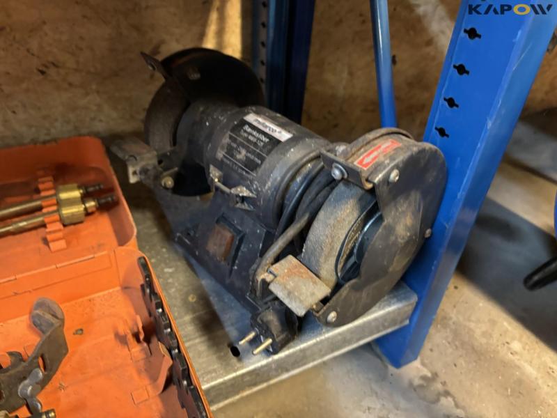 Værktøj på reol 14