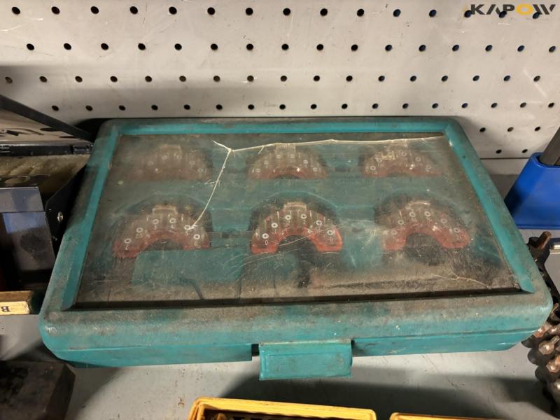 Værktøj på reol 27