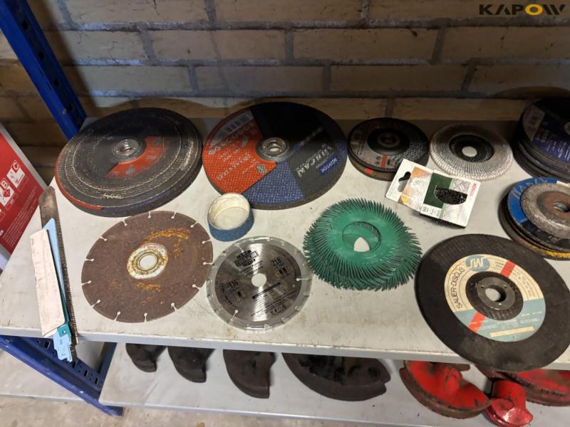 Værktøj på reol 68