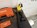 Værktøjsbord med værktøj + væg kabelrulle 6