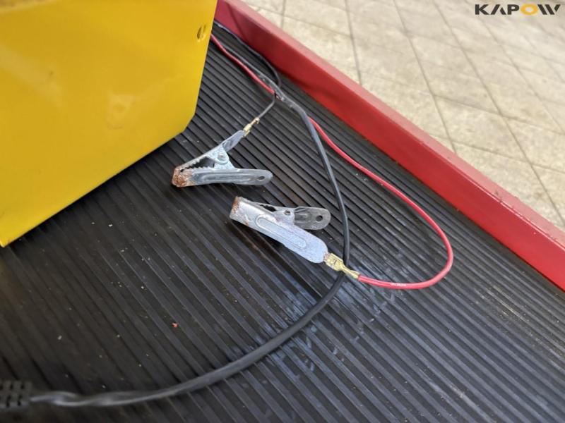 Værktøjsrullebord med indhold 12