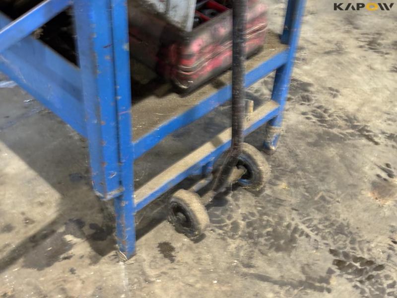 Værktøjsvogn med indhold 22