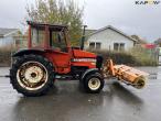 Valmet 405 traktor med kost 4