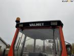 Valmet 405 traktor med kost 32