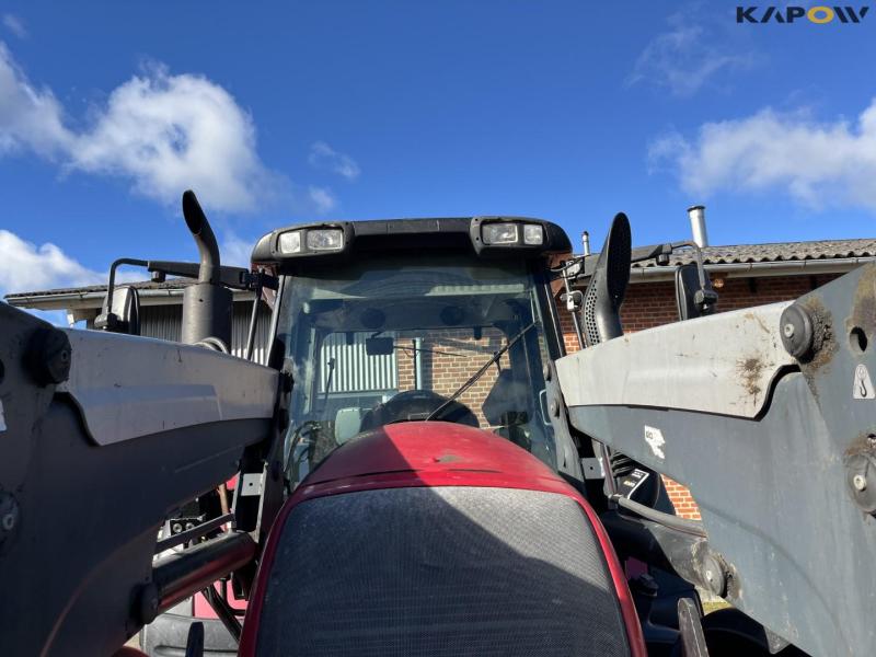 Valtra N142 traktor med frontlæsser 19