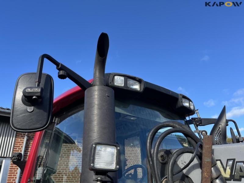 Valtra N142 traktor med frontlæsser 26