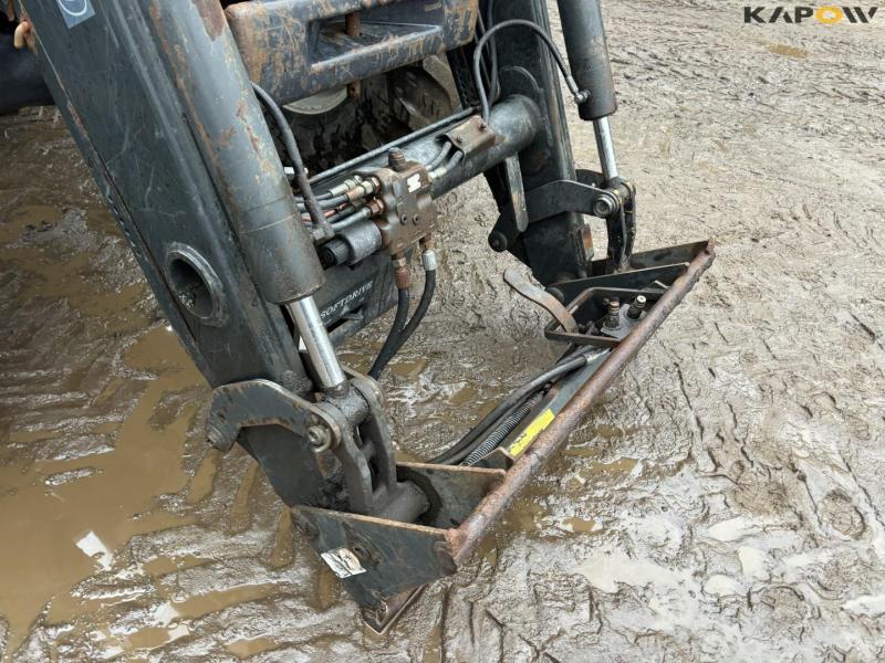 Valtra T150 traktor med frontlæsser 16