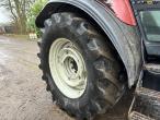 Valtra T150 traktor med frontlæsser 79