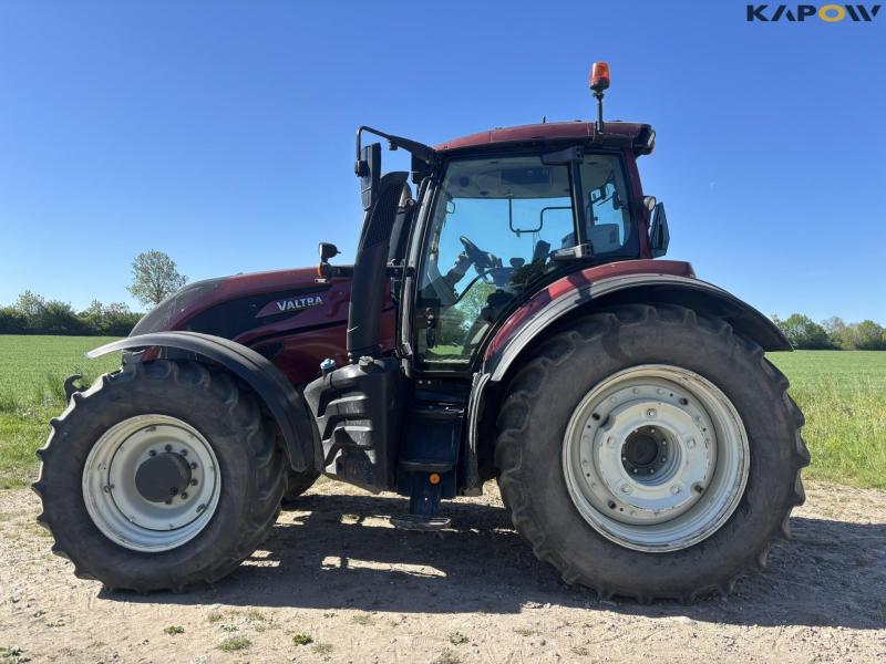 Valtra T214 Versu traktor med frontlift 8