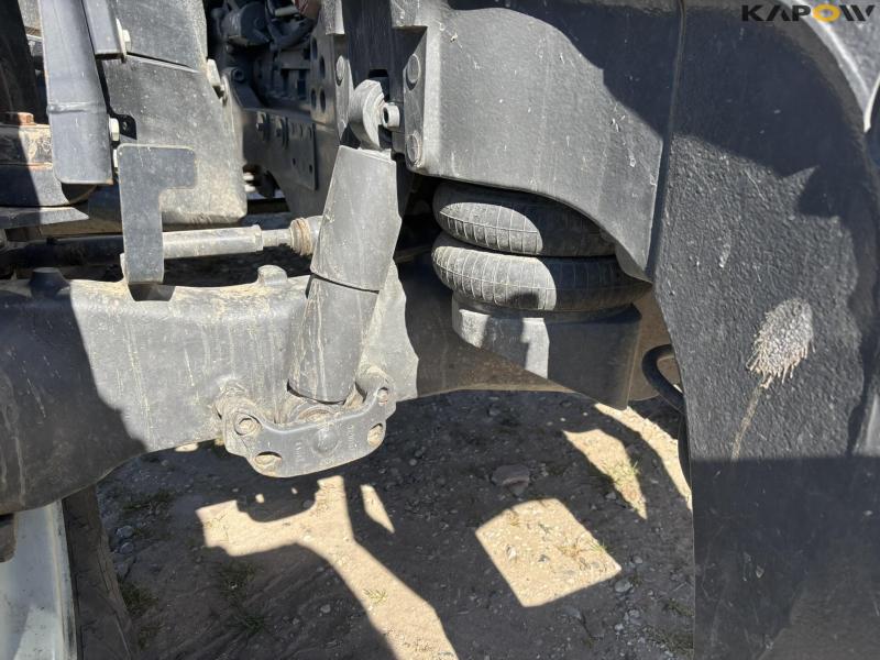 Valtra T214 Versu traktor med frontlift 15