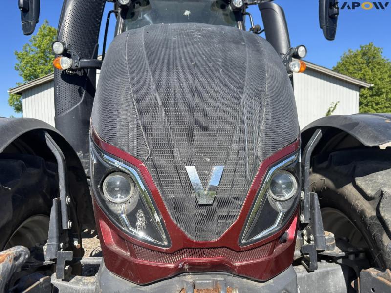 Valtra T214 Versu traktor med frontlift 17