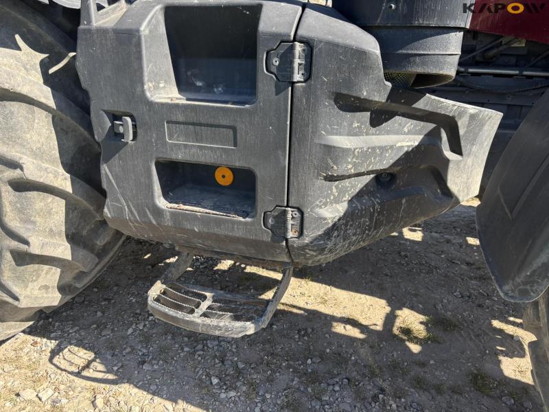 Valtra T214 Versu traktor med frontlift 26