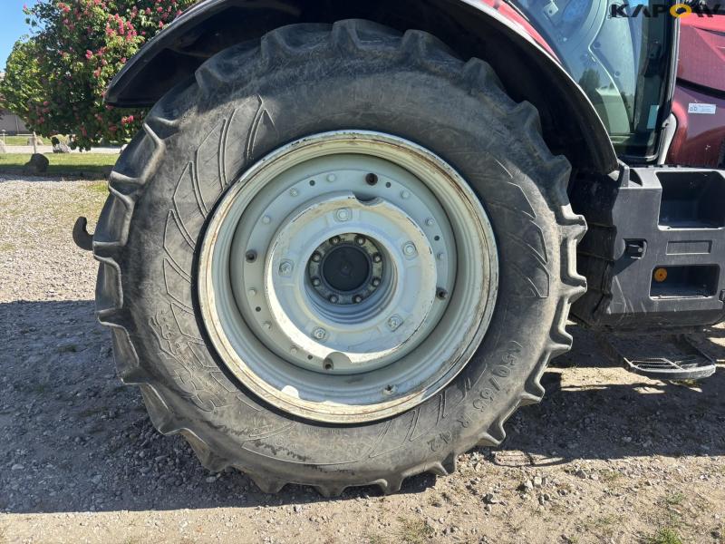 Valtra T214 Versu traktor med frontlift 29