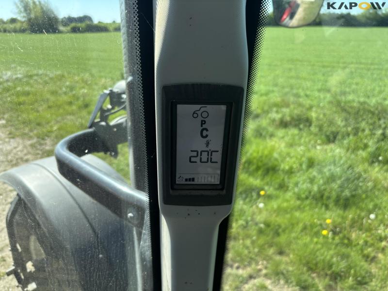 Valtra T214 Versu traktor med frontlift 67