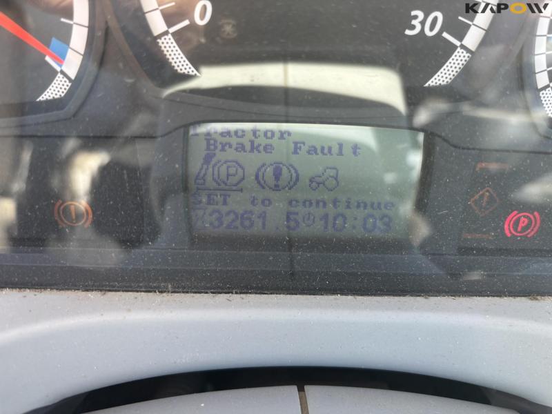 Valtra T214 Versu traktor med frontlift 74