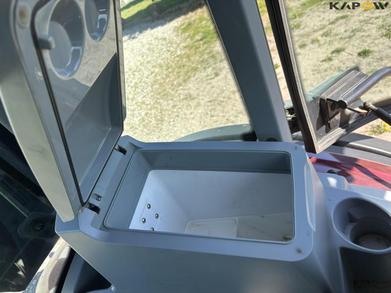 Valtra T214 Versu traktor med frontlift 77