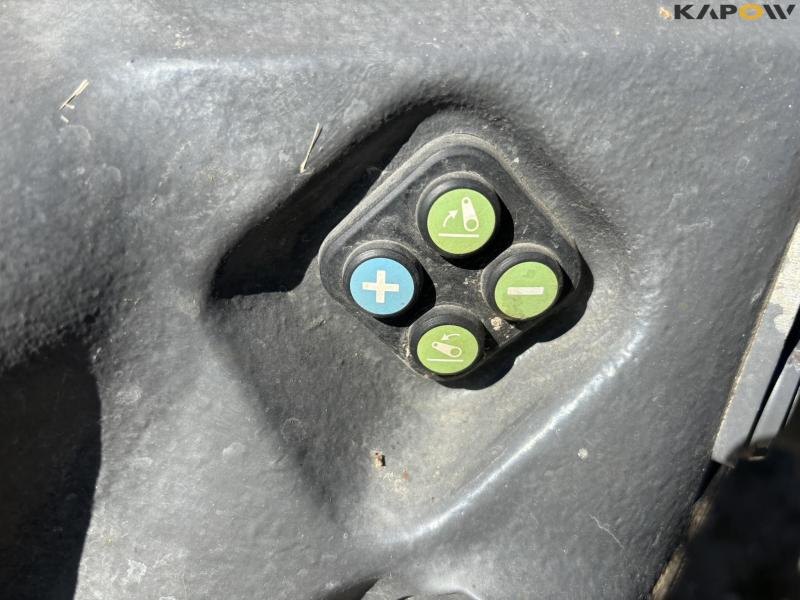 Valtra T214 Versu traktor med frontlift 85