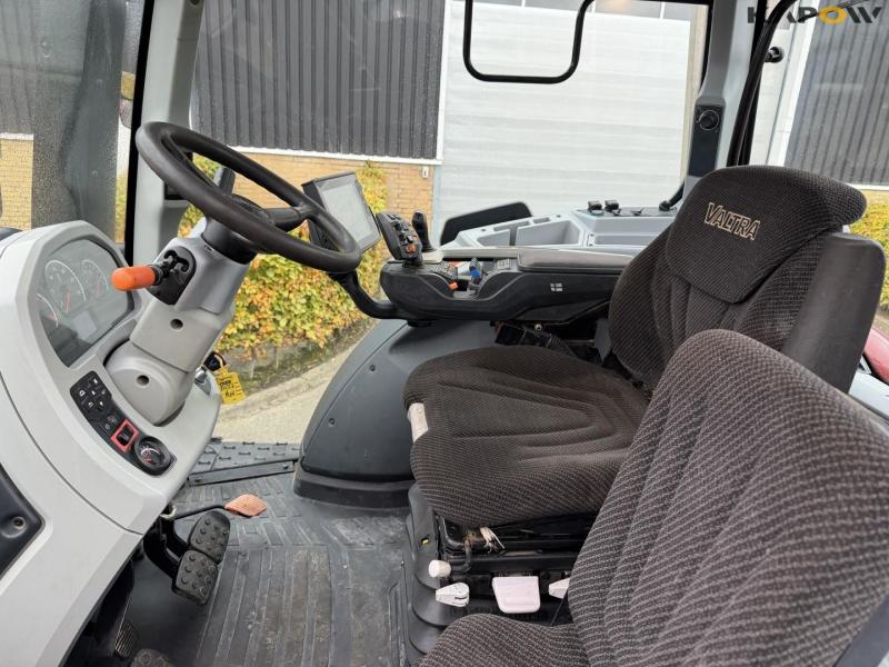Valtra T234 traktor 51