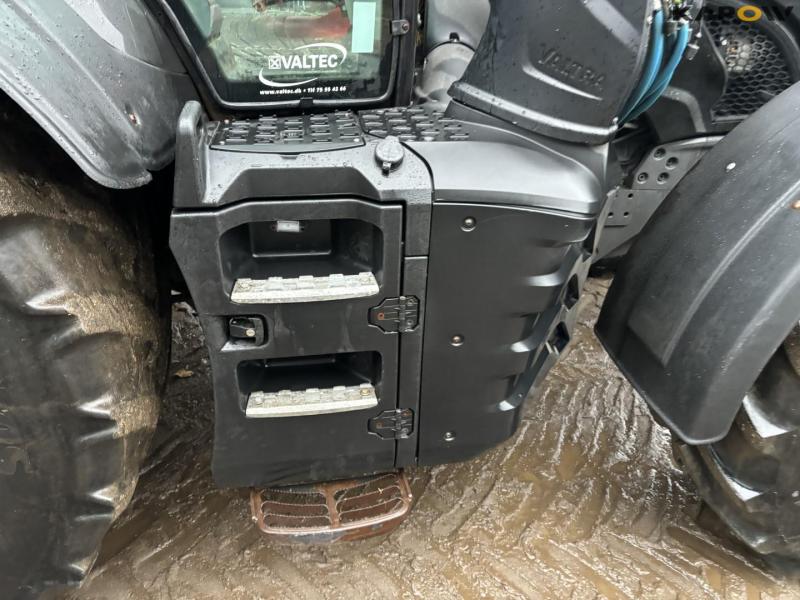 Valtra T234S frontlæsser traktor 26