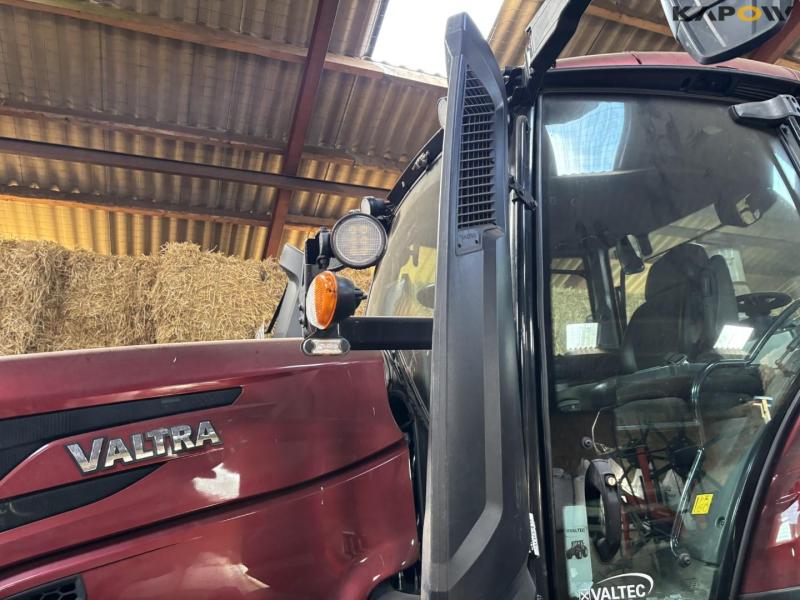 Valtra T235 Twintrac traktor med frontlift - vendbar 42
