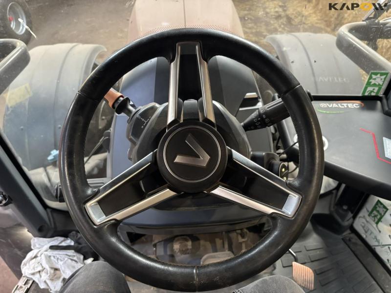 Valtra T235 Twintrac traktor med frontlift - vendbar 53