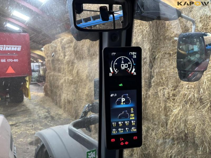 Valtra T235 Twintrac traktor med frontlift - vendbar 58