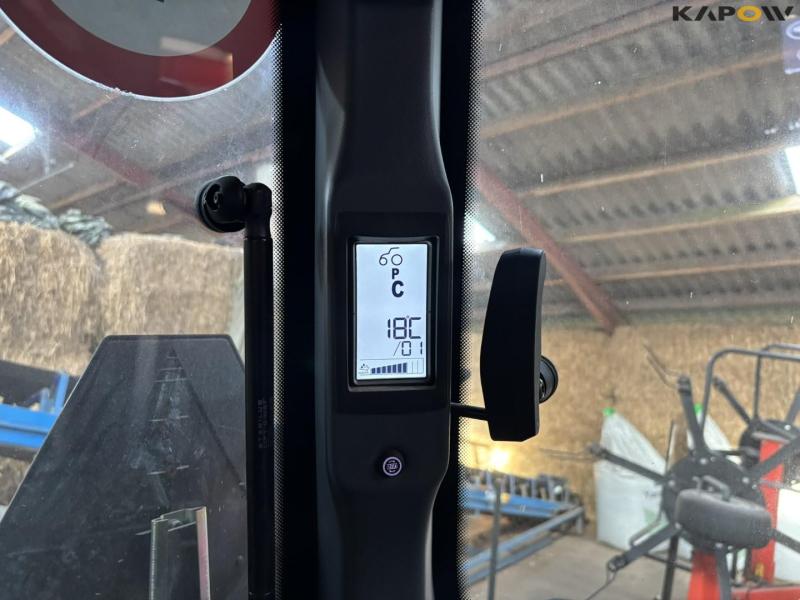 Valtra T235 Twintrac traktor med frontlift - vendbar 67