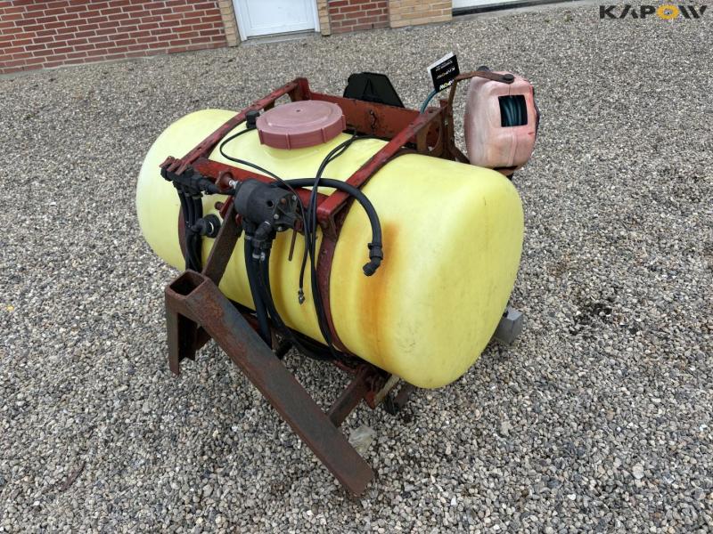 Vandsprøjte med A-ramme 1