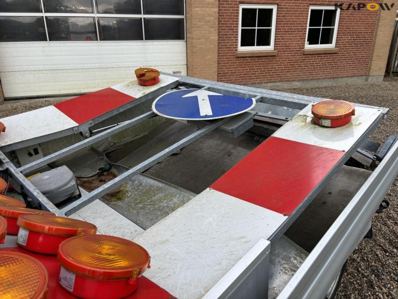 Vezeko trailer med lystavle 10