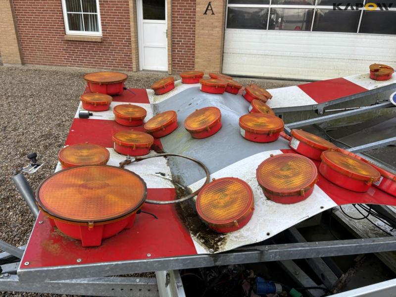 Vezeko trailer med lystavle 16