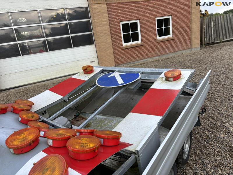 Vezeko trailer med lystavle 17