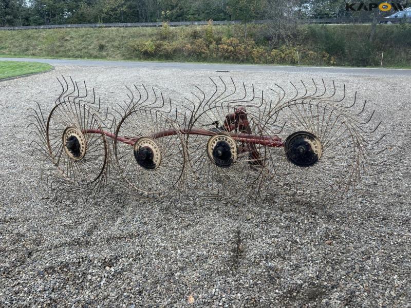 Vicon-Lely høvender 6