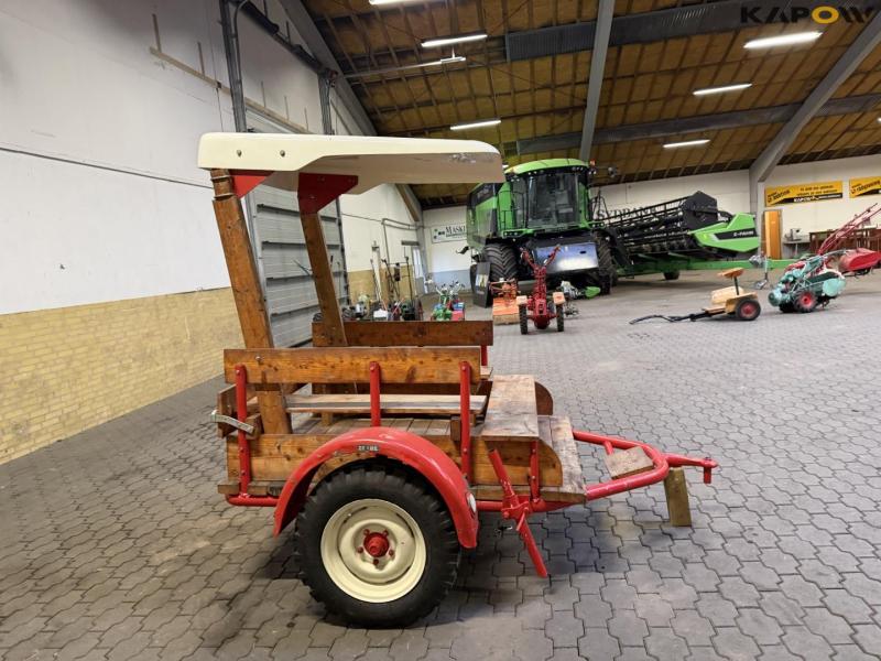 Vogn med siddepladser 4