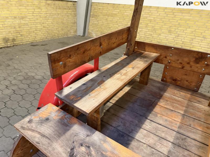 Vogn med siddepladser 12