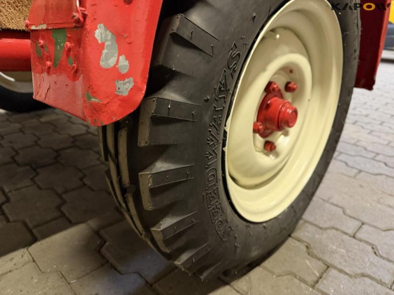 Vogn med siddepladser 16