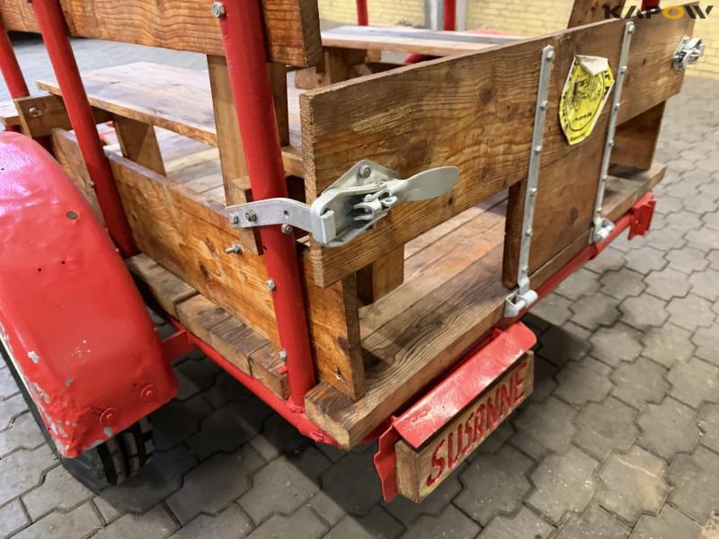 Vogn med siddepladser 19