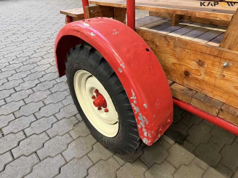 Vogn med siddepladser 20