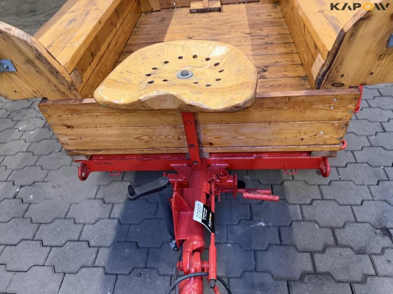 Vogn med siddepladser 13