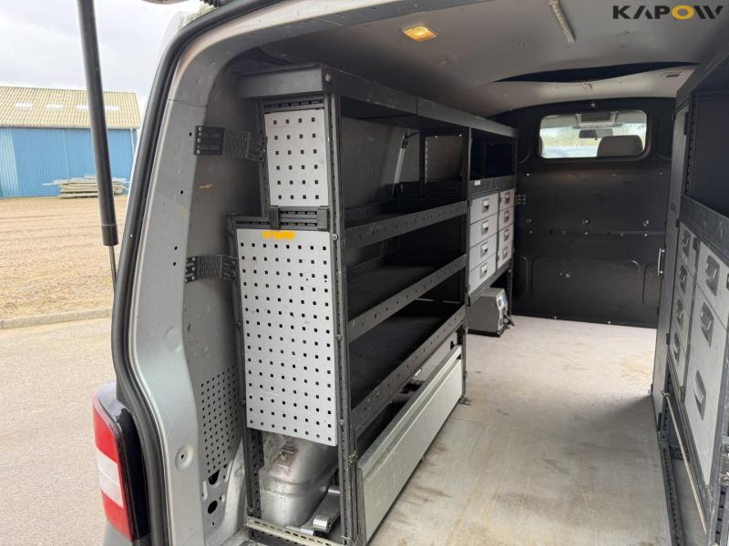 Volkswagen Transporter 2,0 TDI varebil 23