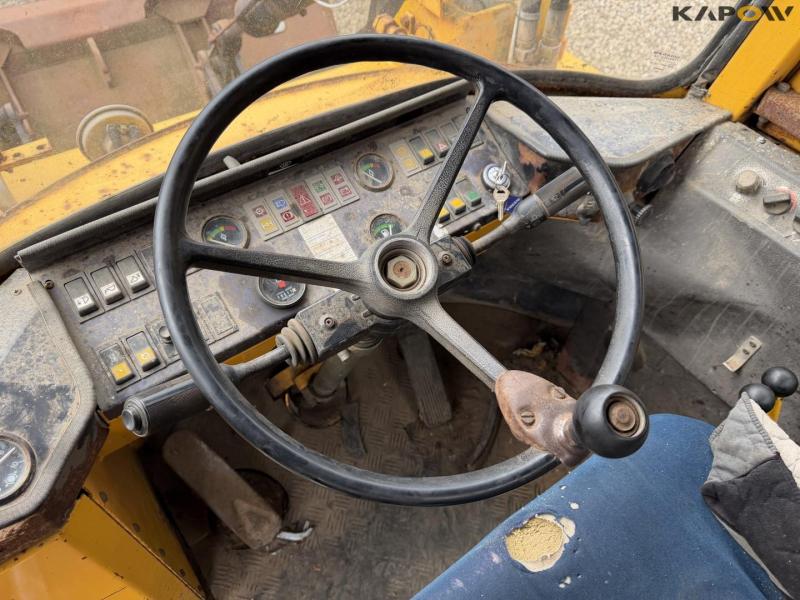 Volvo BM 4400 gummihjulslæsser 23