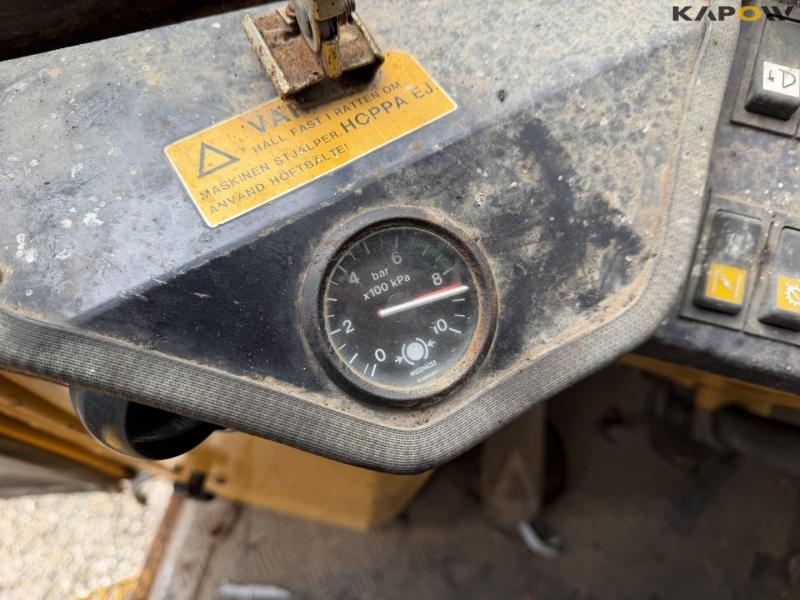 Volvo BM 4400 gummihjulslæsser 27