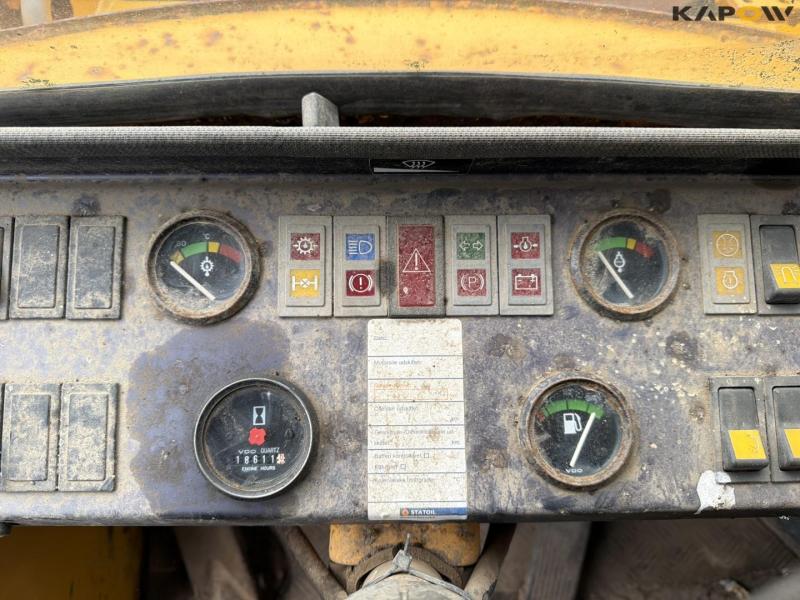 Volvo BM 4400 gummihjulslæsser 30