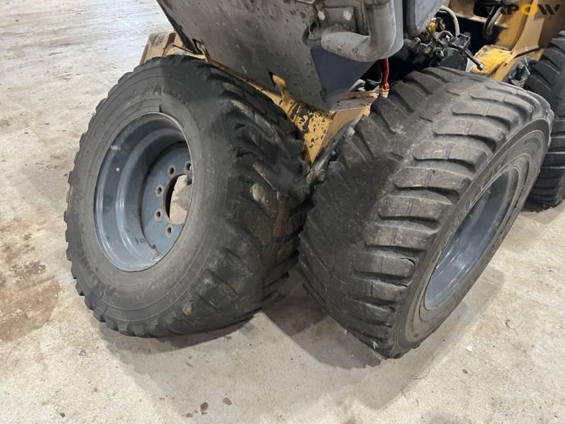 Volvo MC115CT4 skid steer 9