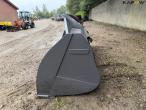 Volvo skovl med Volvo hitch 8
