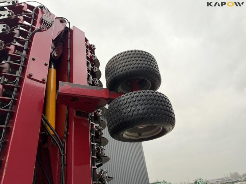 Vredo ZB3-12068 nedfælder 33