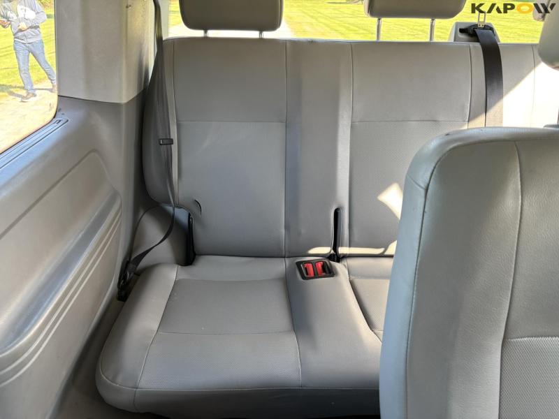 VW Caravelle 2,0 TDI bus 9 personers 64